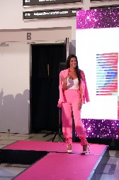 OTKRIVENO ZAŠTO SE DIJANA DILAJN VRATILA U SRBIJU Evo šta se dešava sa ćerkama poznate dizajnerke!