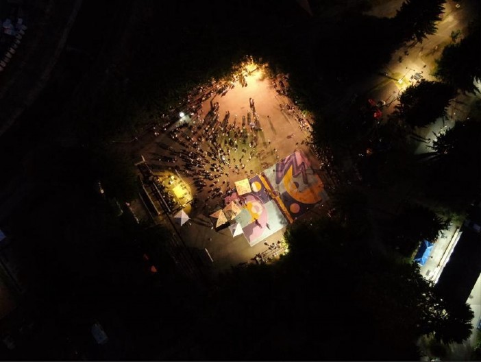 700 BLOKADERA NASILNO POKUŠAVA DA DESTABILIZUJE KOSJERIĆ UOČI IZBORA! Politički miting maskiran u kulturni događaj, poslanici opozicije i aktivisti izazivaju tenzije (FOTO)