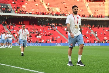 ALBANCI ĆE POBESNETI ZBOG OVOGA Evo šta je Mitrović uradio prilikom izlaska na teren (VIDEO)