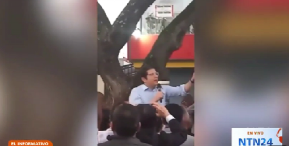 ATENTAT! HOROR SNIMAK, DEČAK (15) UPUCAO SENATORA 2 PUTA U GLAVU Ljudi panično beže, Turbaj hitno prebačen u bolnicu! (UZNEMIRUJUĆI VIDEO)