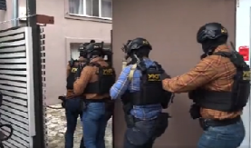 ONI SU UHAPŠENI ZBOG PUCNJAVE NA GAZELI Dovezli su se skuterima i ranila trojicu navijača