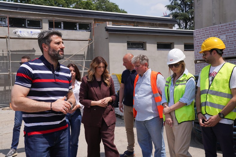GRADONAČELNIK ŠAPIĆ: Prečišćivači vazduha od 1. septembra u svim vrtićima, osnovnim i srednjim školama u Beogradu  (FOTO)