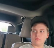 KAKVA REAKCIJA Mama odlepila uz muziku njene mladosti, sin se našao u čudu