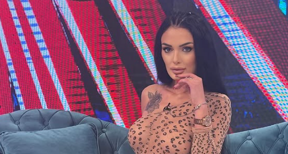 ABORTIRALA DVA PUTA, OCA DETETA KRIJE KAO ZMIJA NOGE Viktorija Mitrović pokazala trudnički stomak, ne skida osmeh (FOTO)