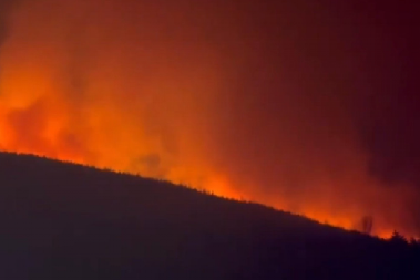 AVIONI SE BORE SA VATRENOM STIHIJOM Vatrgasne ekipe na licu mesta! Ponovo gori na Peloponezu