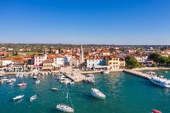 Gazda iz Hrvatske devojci ponudio sezonski posao, ljudi besni zbog uslova: "Samo zalupi slušalicu"