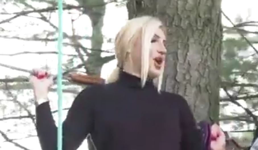 ''HTELA SAM DA NAPUNIM FRIŽIDER KOD KUĆE'' Naša pevačica je oduševila svoje roditelje - pare od prvog nastupa potrošila mudro