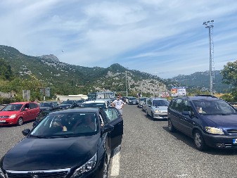 MUKE ZA VOZAČE OD RANE ZORE! Na Batrovcima čekanje od 3 sata, na OVIM deonicama se očekuje pojačan saobraćaj!