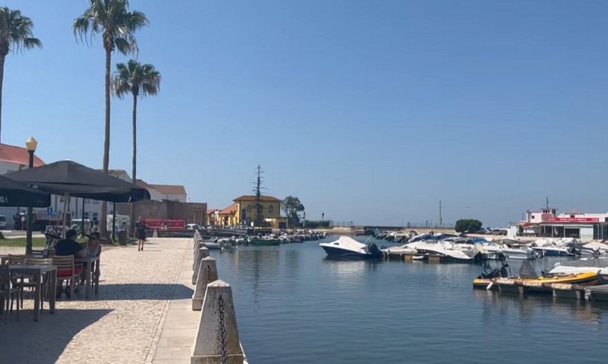 KAFA EVRO, A VINO 2 Ovde je najbolji odmor za male pare, plaže su nestvarne