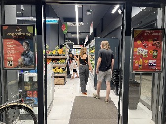 OLIVERA PORODILA ŽENU USRED SUPERMARKETA Otac deteta u šoku: "Htela sam odmah da je odvezem u Hitnu pomoć, ali..."