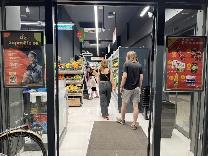 OLIVERA PORODILA ŽENU USRED SUPERMARKETA Otac deteta u šoku: "Htela sam odmah da je odvezem u Hitnu pomoć, ali..."