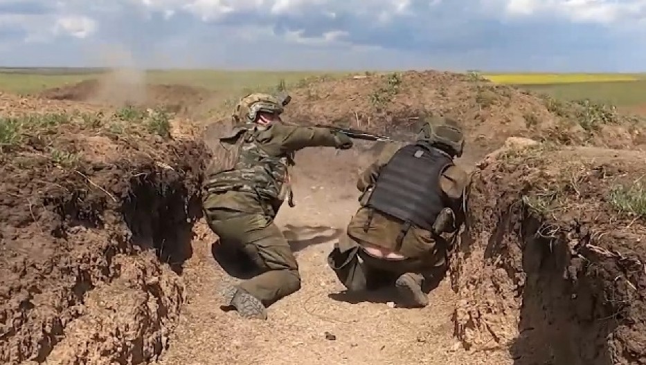 RUSI PRODIRU SA SEVERA! Puca linija odbrane, pala još dva naselja!