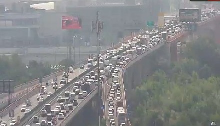 ZAOBIĐITE OVAJ DEO BEOGRADA, GUŽVE SU KATASTROFALNE Kolone vozila se protežu kilometrima, evo gde je kolaps