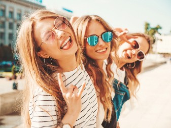 SVE ONO ŠTO ŽENSKA KOSA TRAŽI U LETNJIM MESECIMA  Moderno, izazovno, lepršavo - ove sezone odlučite da briljirate!