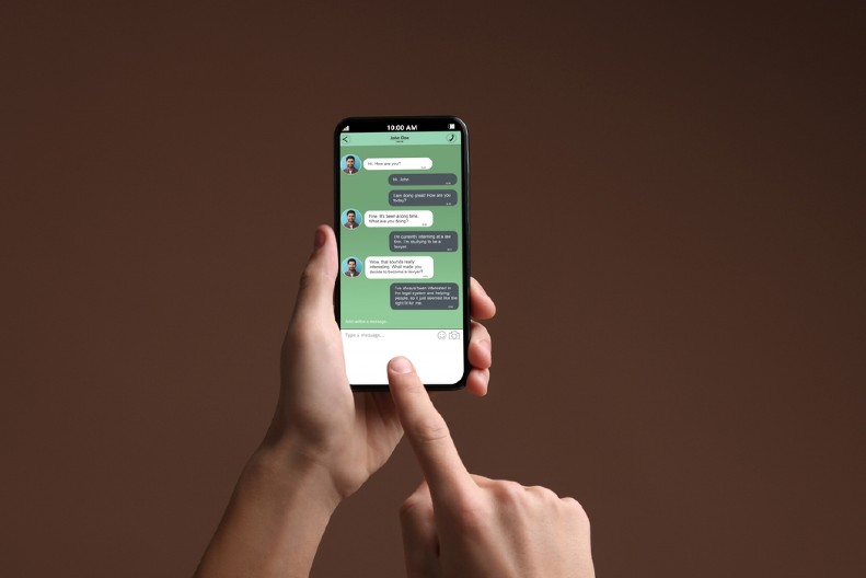 PROGRAMER SAZNAO DA JE OTPUŠTEN NA NAJGORI MOGUĆI NAČIN Direktor greškom poslao poruku SVIMA - a onda je usledila drama!