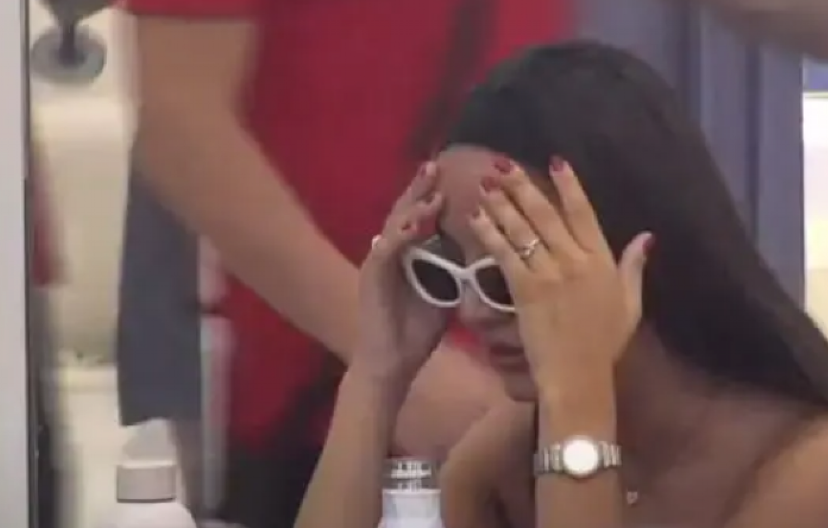 ''SPOMINJE MI PORODIČNU TRAGEDIJU'' Ena Čolić otišla predaleko - Anđela Đuričić na ivici suza: ''Sramota si za svoju familiju''