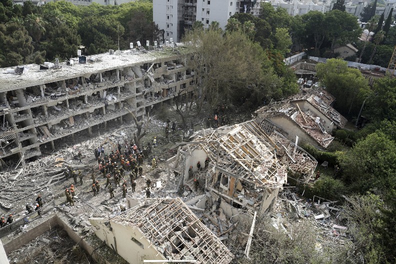 TOTALNI HAOS NAKON TRAMPOVOG UDARA Iran krenuo u osvetu, Tel Aviv gori, zgrade sravnjene sa zemljom