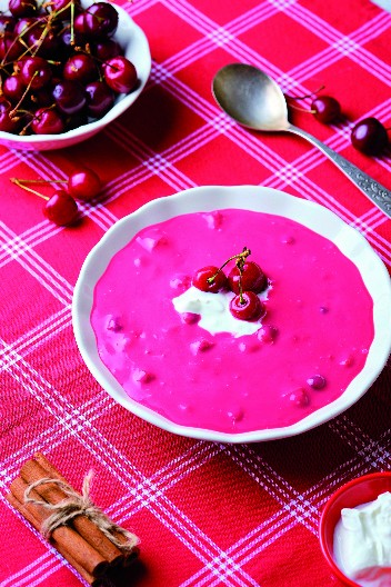 MAĐARSKA HLADNA ČORBA SA VIŠNJAMA Specijalitet koji će vas rashladiti u trenu