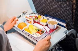 Putovala avionom, a sada tuži kompaniju za milione -  ovo može svima da se desi