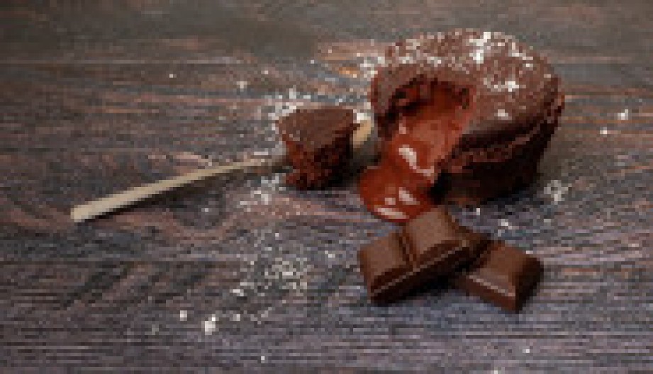 LAVA KOLAČ SAVRŠEN ZA IZNENADNE GOSTE Uspeva i potpunim početnicima, a neponovljivog ukusa