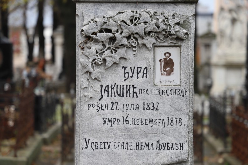 TUROM POD NAZIVOM “U SVETU BRALE NEMA LJUBAVI” ZAVRŠENA JOŠ JEDNA USPEŠNA SEZONA VOĐENIH OBILAZAKA NOVOG GROBLJA