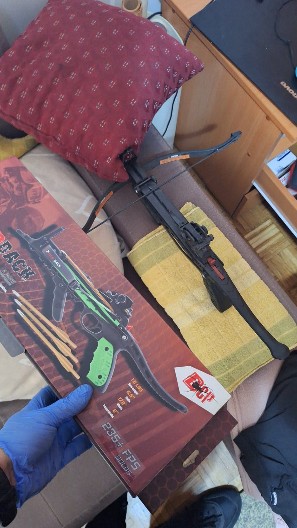 PETI UHAPŠENI U VELIKOJ AKCIJI RAZBIJANJA TERORISTA BLOKADERA – Kod Vidana K. iz Kraljeva pronađen samostrel! (FOTO)