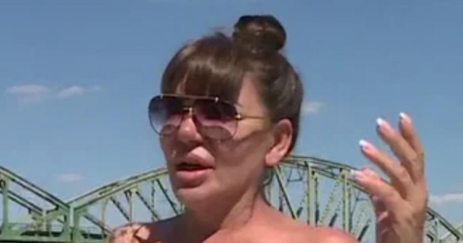 SKINULA SE ĐANIJEVA SLAĐA! Žena folkera pokazala vrele obline - njen izgled prkosi godinama (FOTO)