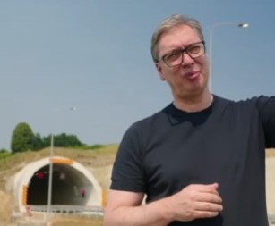 "ČAŠU JE LAKO RAZBITI, TEŠKO JE ČAŠU NAPRAVITI" Vučić obilazi put Pakovraće-Požega (VIDEO)