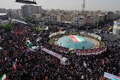 MASOVNA SAHRANA U TEHERANU Hiljade ljudi na ulicama, među mrtvima deca, žene i generali (FOTO)