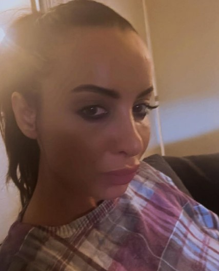 MUŽ 3 GODINE VODIO DVOSTRUKI ŽIVOT, A ONA SADA PROGOVORILA O AFERI SA RAĐENOM Pevačica više nema šta da krije