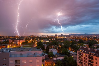 SRBIJI PRETI VREMENSKI OBRT Posle paklenih dana, stiže OLUJA sa grmljavinom, evo koje oblasti su na udaru