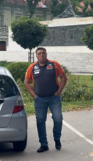 NAŠ NAJPOZNATIJI MOTORISTA POKAZAO DA MU JE SRBIJA U SRCU! Gabor Sagmajster krenuo za Beograd na Vidovdansko književno veče (FOTO/VIDEO)