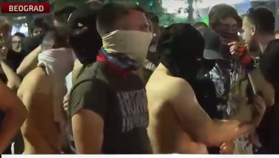 BLOKADERI PAZARCI PRAVE HAOS U BEOGRADU! Sramne scene na Vidovdan (VIDEO)