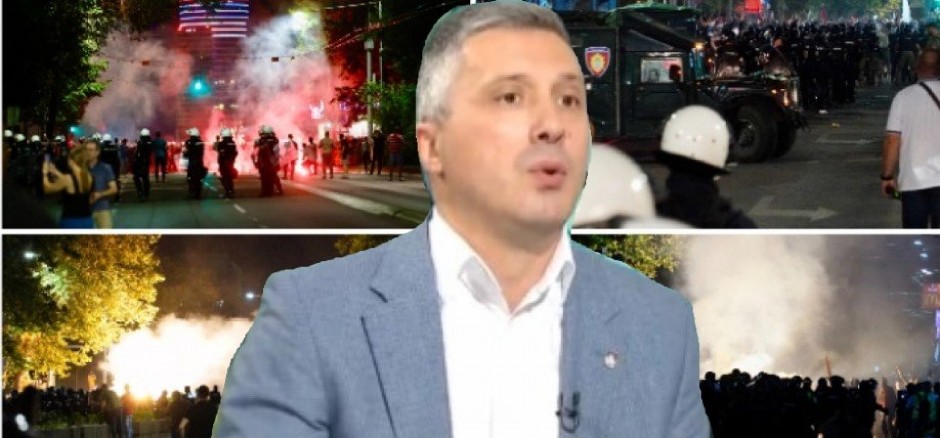 POSLE FIJASKA NA VIDOVDAN, BLOKADERI I OPOZICIJA U MEĐUSOBNOM RATU: Boško Obradović napao opoziciju: "Gde ste večeras, šta radite?"