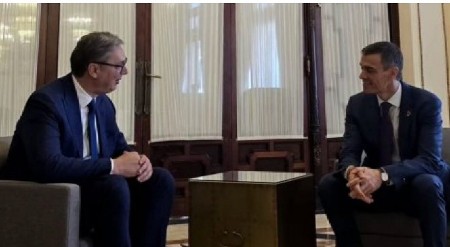 VUČIĆ STIGAO U ŠPANIJU: Predsednik Srbije sastao se sa Sančesom