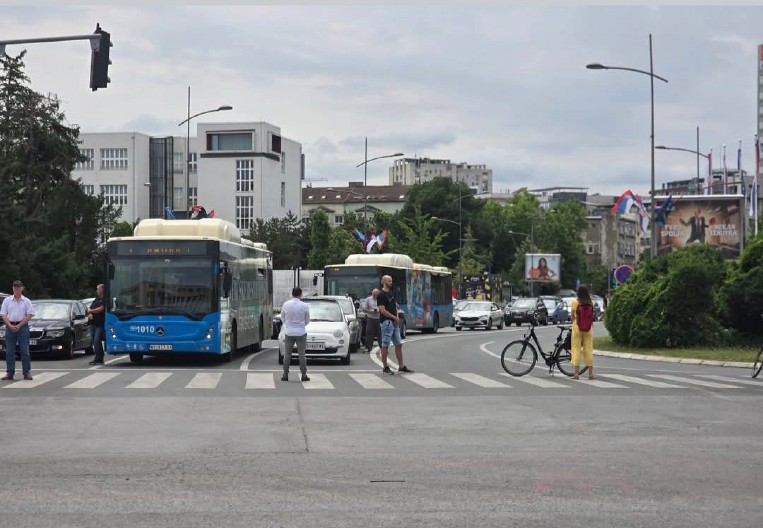 ZAGUŠUJETE GRAD, A NE ZNATE DA SU KAZNE PAPRENE Evo koliko morate da platite za blokiranje puteva u Srbiji