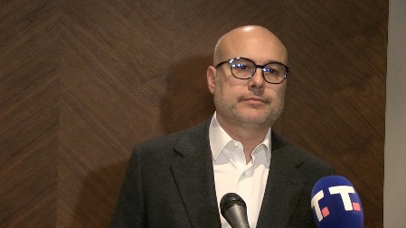 "SAMO KUKAVICE KOJE SE PLAŠE ISTINE NAPADAJU NOVINARE" Vučević osudio napad na novinarku Informera