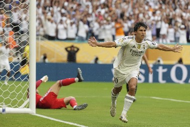 KRAJ ZA VLAHOVIĆA I KOSTIĆA Real izbacio Juventus na Svetskom prvenstvu