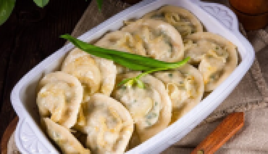 POSNE VARENIKE SA SREMUŠEM Specijalitet koji ukusom ostavlja bez daha, savršen za sve važne datume