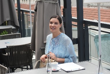 SVI NA NOGAMA U DOMU SANJE KUŽET Voditeljka objavila srećne vesti, čestitke se samo nižu (VIDEO)