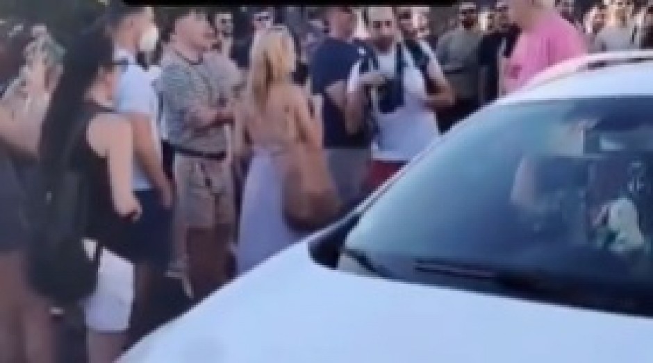 BLOKADERI NE DAJU ČOVEKU DA BOLESNOG OCA VOZI SA DIJALIZE "Zbog ovakvih stvari će čak i ljudi koji nisu bili za vlast sad iz REVOLTA glasati za Vučića" (VIDEO)