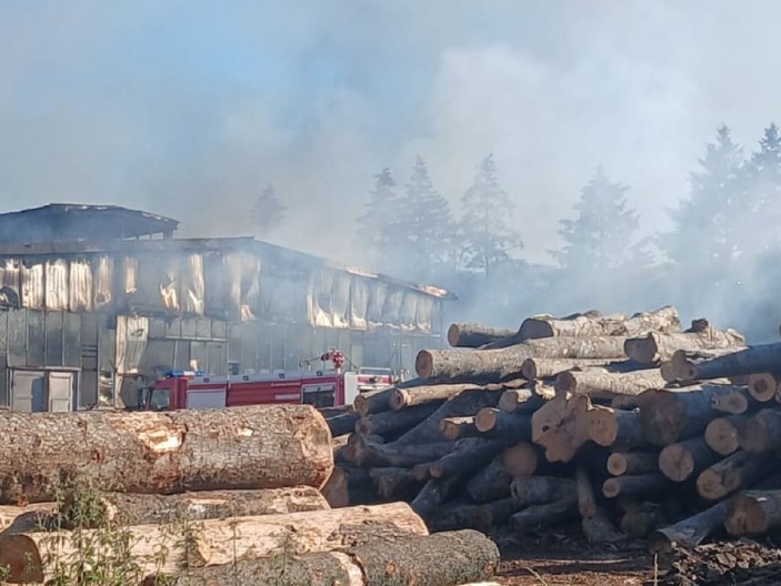 PAKLENI POŽAR U "GORŠTAKU" KOD ČAJETINE: Vatrogasci u borbi sa vatrenom stihijom, izgorela velika površina! (FOTO)
