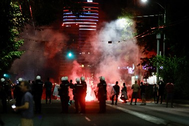TEROR SE PLANIRA U ZORU! Blokaderi najavili haos i krv po ulicama!