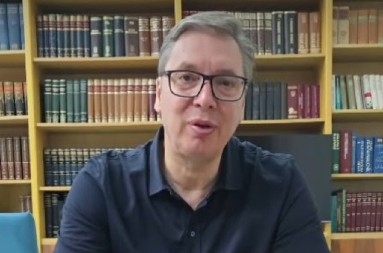 "PREKLINJEM VAS, OČINSKI VAS MOLIM..." Jaka poruka Vučića: Ne rušite Srbiju, ne možete da je pobedite! (VIDEO)