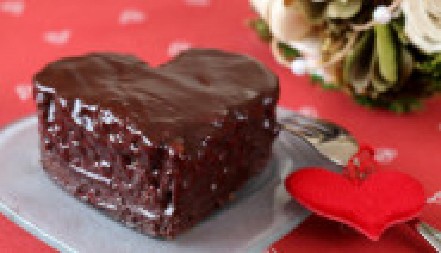 MEDENO SRCE NA VODI Kolač koji ćete jesti i mrsnim danima, po ukusu mu nema ravnog!