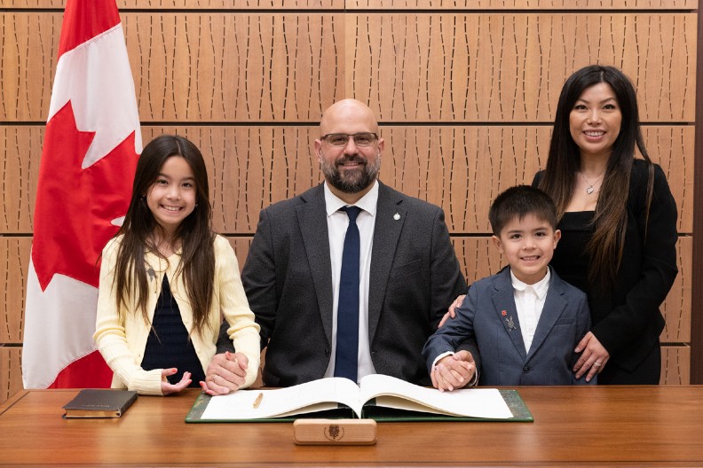 SRBIN POSTAO POSLANIK U KANADI Nenad Kuruc: Biću glas za 200.000 Srba koji žive ovde