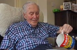 VITALNI STOGODIŠNJAK JEDE OVE DVE NAMIRNICE SVAKI DAN "Tajna dugog života je u ovome"