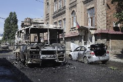 GRANATIRANA DONJECKA OBLAST, PET OSOBA NASTRADALO! Kuće, zgrade i dalekovodi SRAVNJENI sa zemljom!