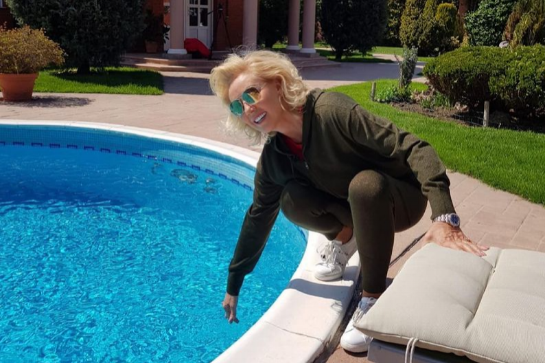 OVO SU BAZENI NAŠIH PEVAČICA! Brena puni baterije u dvorištu na Bežanijskoj kosi - ostale koleginice pokazale svoj raj za osveženje (FOTO)