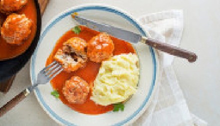 ĆUFTE U PARADAJZ SOSU Polizaćete i tanjir koliko su ukusne, a sa njima nema greške, svi ih vole!